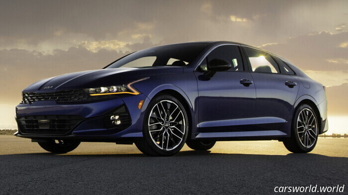 This Kia Sedan Tends to Lose Parts on the Highway | Carscoops